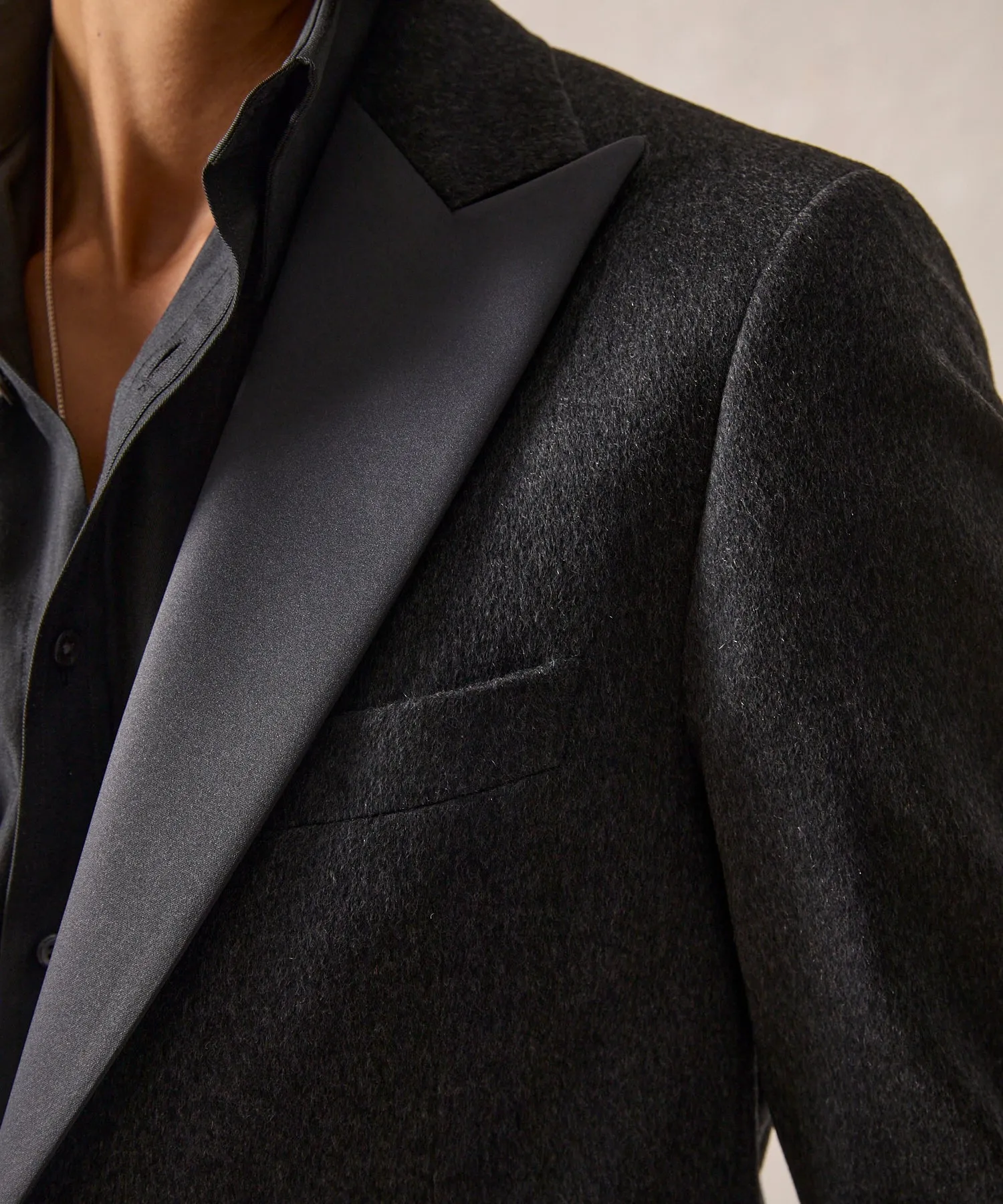 Cashmere Peak Lapel Tuxedo Jacket in Grey