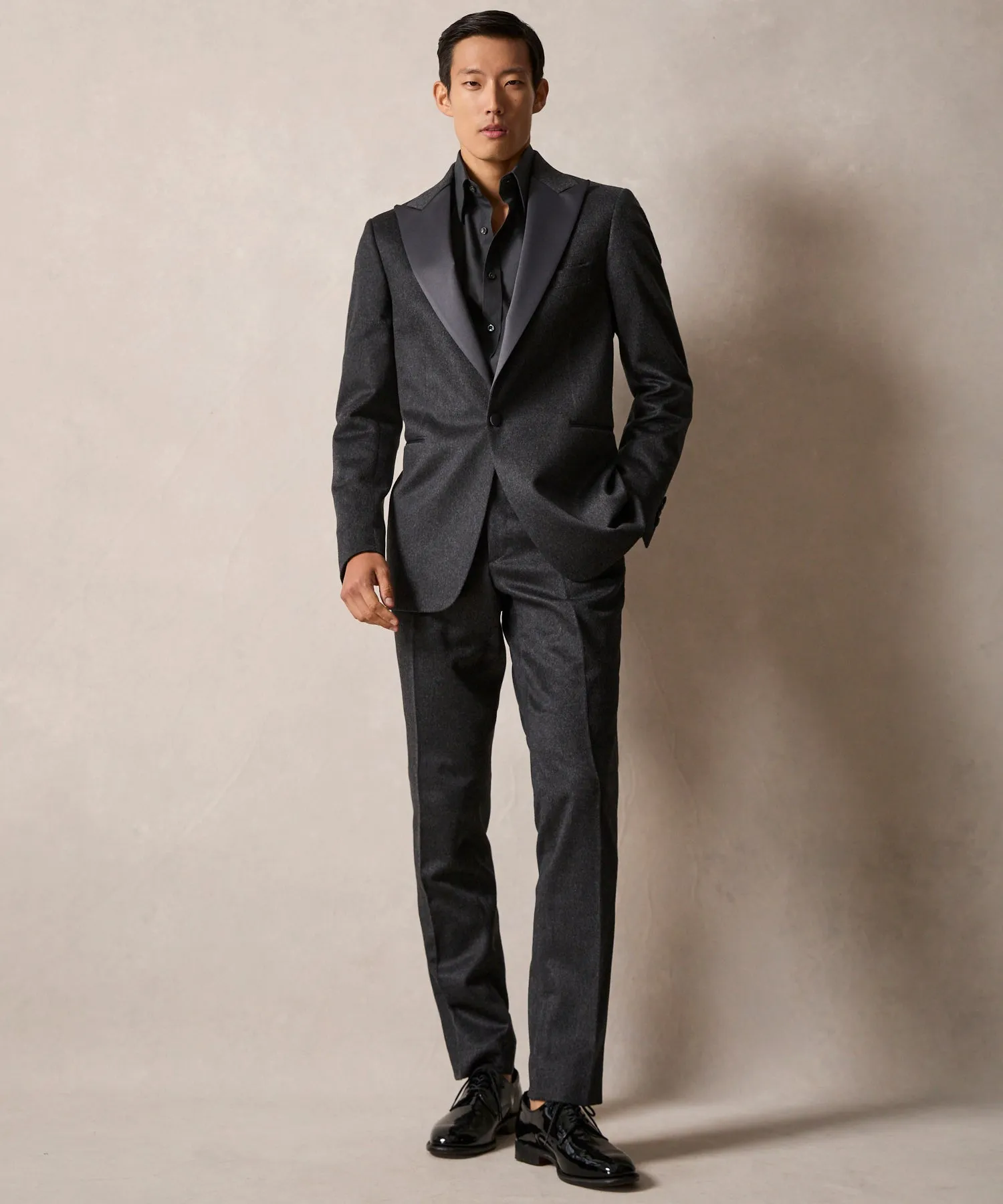 Cashmere Peak Lapel Tuxedo Jacket in Grey