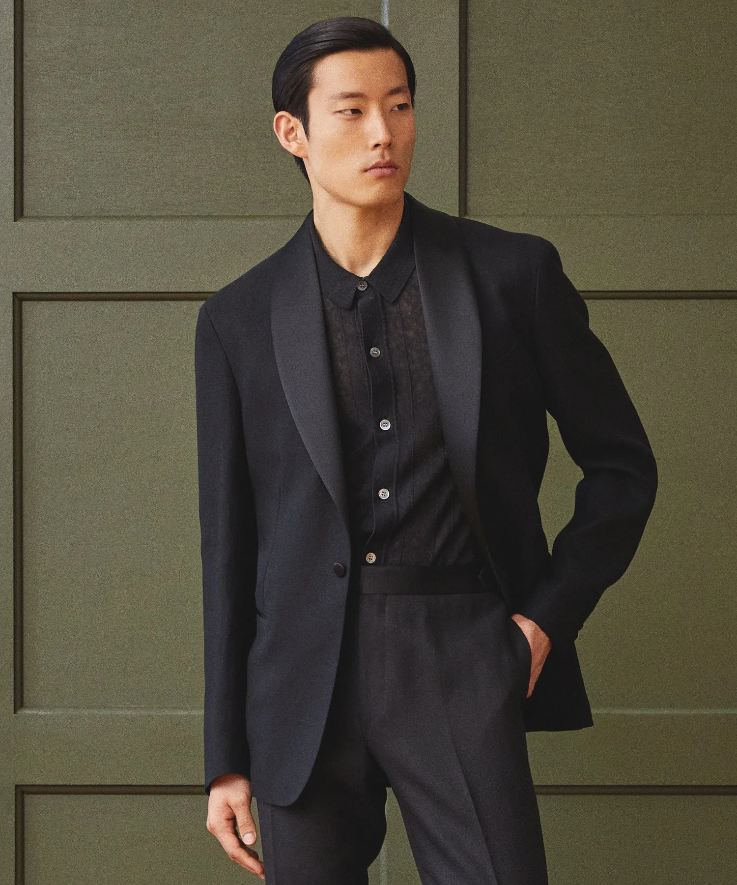 Italian Linen Shawl Collar Tuxedo Jacket in Black