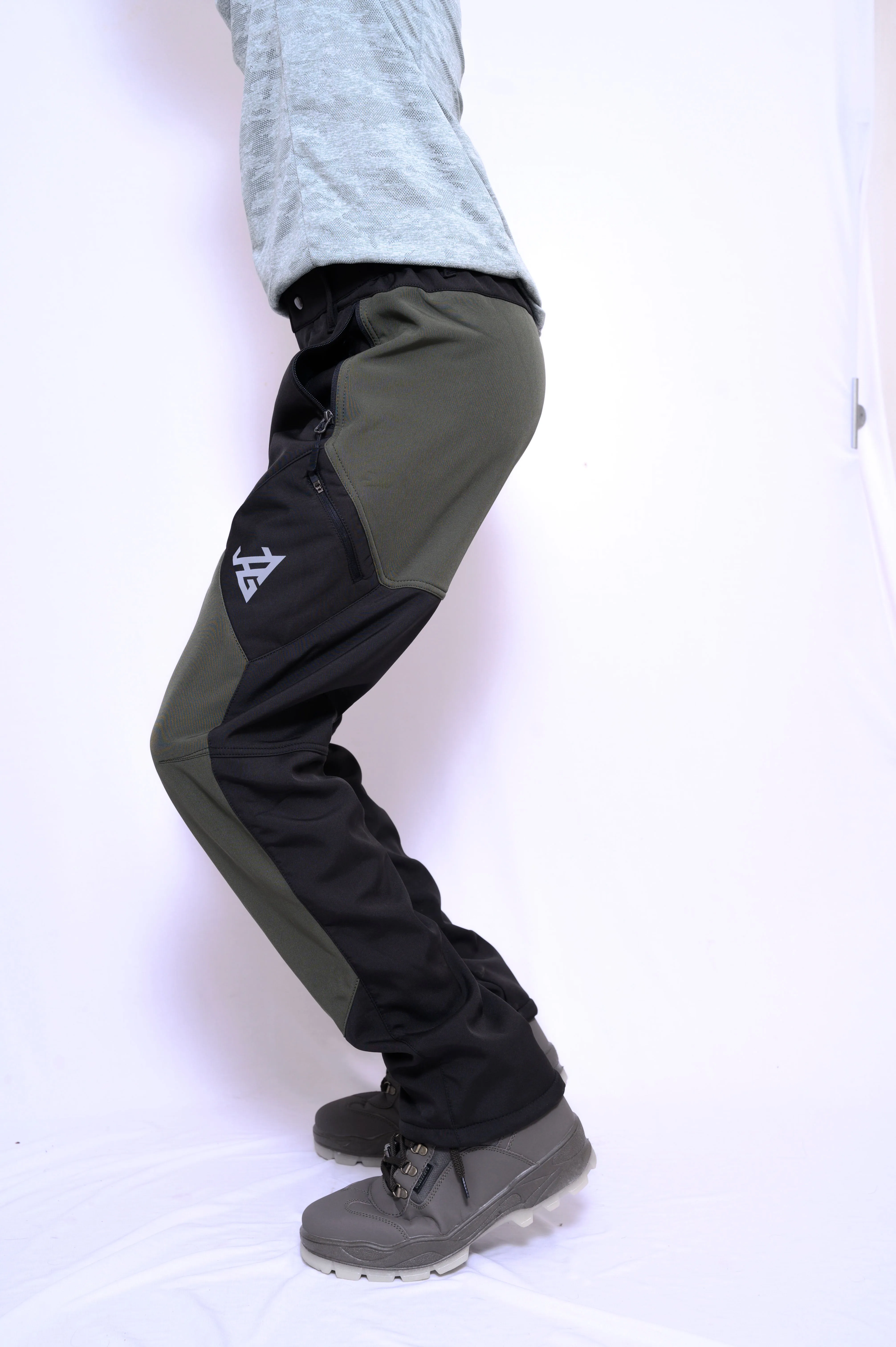 JAG Mt. Kailash Series Trekking & Hiking Pants | Snow Proof | Fleece Inside | Unisex Design | Bonded Fleeced Fabric | Snow Trekking Pants